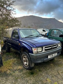TOYOTA HILUX SINGLE CAB PICKUP TRUCK 4X4