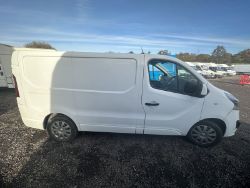 2015 VIVARO TRAFIC: SPORTIVE, MOT FEB 2024 - 140K MILES - NO VAT ON HAMMER