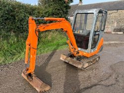 HITACH EX 1.5 MINI DIGGER EXCAVATOR