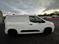 RELIABLE WORKHORSE: 2019 VAUXHALL COMBO SPORTIVE MOT: 23RD MARCH 2024 NO VAT ON HAMMER