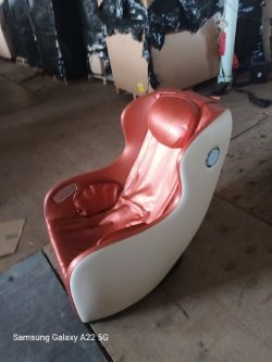 BRAND NEW SEALED IN BOX - MASSAGE CAPSULE CHAIRS WITH BLUETOOTH AUDIO