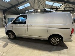 99K MILES -68 PLATE VOLKSWAGEN TRANSPORTER HIGHLINE VAN EURO 6 - NO VAT ON HAMMER