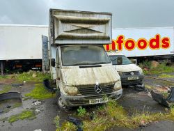 RESTORATION CHALLENGE: VINTAGE MERCEDES SPRINTER LUTON VAN 2000 - NO VAT ON HAMMER