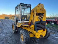 POWERFUL PRECISION: JCB 520-4 TELESCOPIC MUSCLE