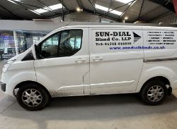 WHITE WORKHORSE: 2014 TRANSIT CUSTOM 2.2 TDCI LIMITED - (NO VAT ON HAMMER)