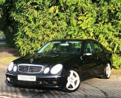 CLASSIC SOPHISTICATION: MERCEDES-BENZ E220 AVANTGARDE SALOON