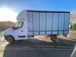 EFFICIENT WORKHORSE: '19 RENAULT MASTER CURTAINSIDER LUTON BOX VAN