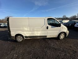 RELIABLE WORKHORSE: 2005 VAUXHALL VIVARO TRAFIC 2900 PANEL VAN MOT AUG 2024 - NO VAT ON HAMMER
