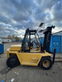 CATERPILLAR SEVEN TON FORKLIFT