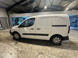 PROFESSIONAL COMPANION: WELL-MAINTAINED PEUGEOT PANEL VAN - NO VAT IN HAMMER