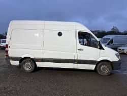 POWERFUL ROAMER: RUGGED 6-SPEED MANUAL CAMPER VAN - NO VAT ON HAMMER