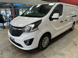 2015 VAUXHALL VIVARO SPORTIVE VAN - NO VAT ON THE HAMMER