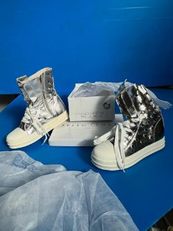 X50 BRAND NEW PAIRS WOMENS TRAINERS - MIXED STYLES AND SIZES RRP £1250