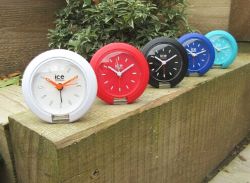 PALLET CONTAINING 925 X BRAND NEW GENUINE ICE ALARM CLOCK LUMINOUS HANDS