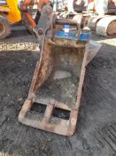 Excavator digging bucket, approx. 750mm width, Location: Southam, Warwickshire