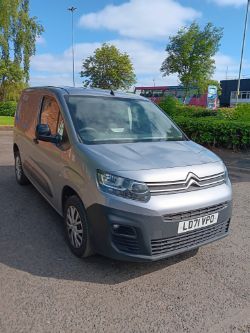 Mitsubishi L200 Pick Up (2019), Nissan Tekna Pick Up (2018) & Citroen Berlingo Enterprise Van (2022)