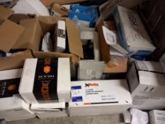 Quantity of Scudo & Pure Bath/Shower mixer taps and High Life & Alliance Cisterns to floor