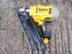 Dewalt DCN692 18v Brushless cordless framing nailer