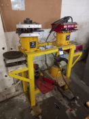 Reynaers Corner Press