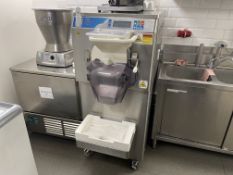 Batch freezer