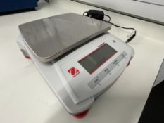 Ohaus Navigator electronic balance