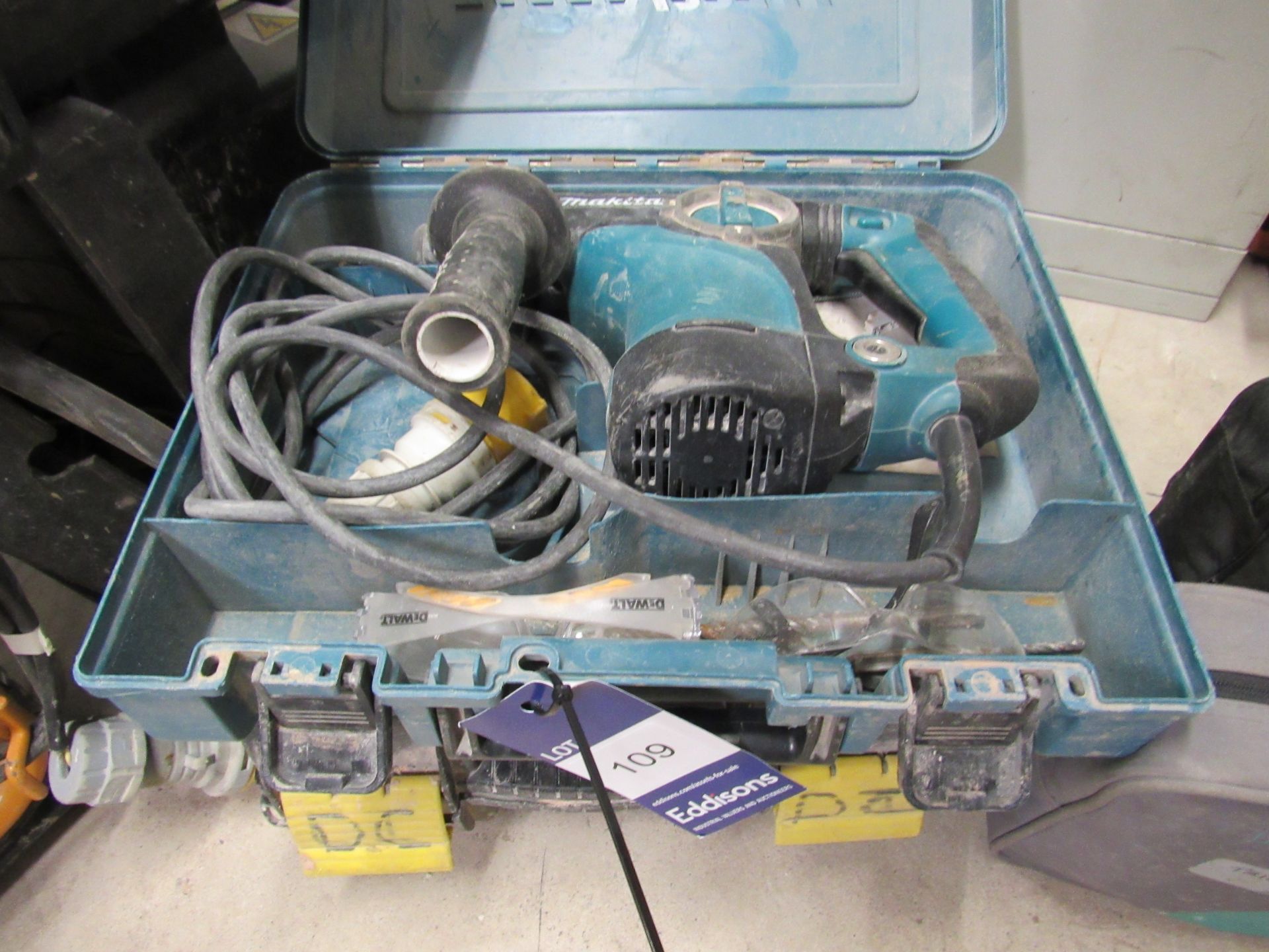 Makita HR2811F hammer drill with case 110v