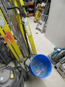 Pedestrian salt spreader