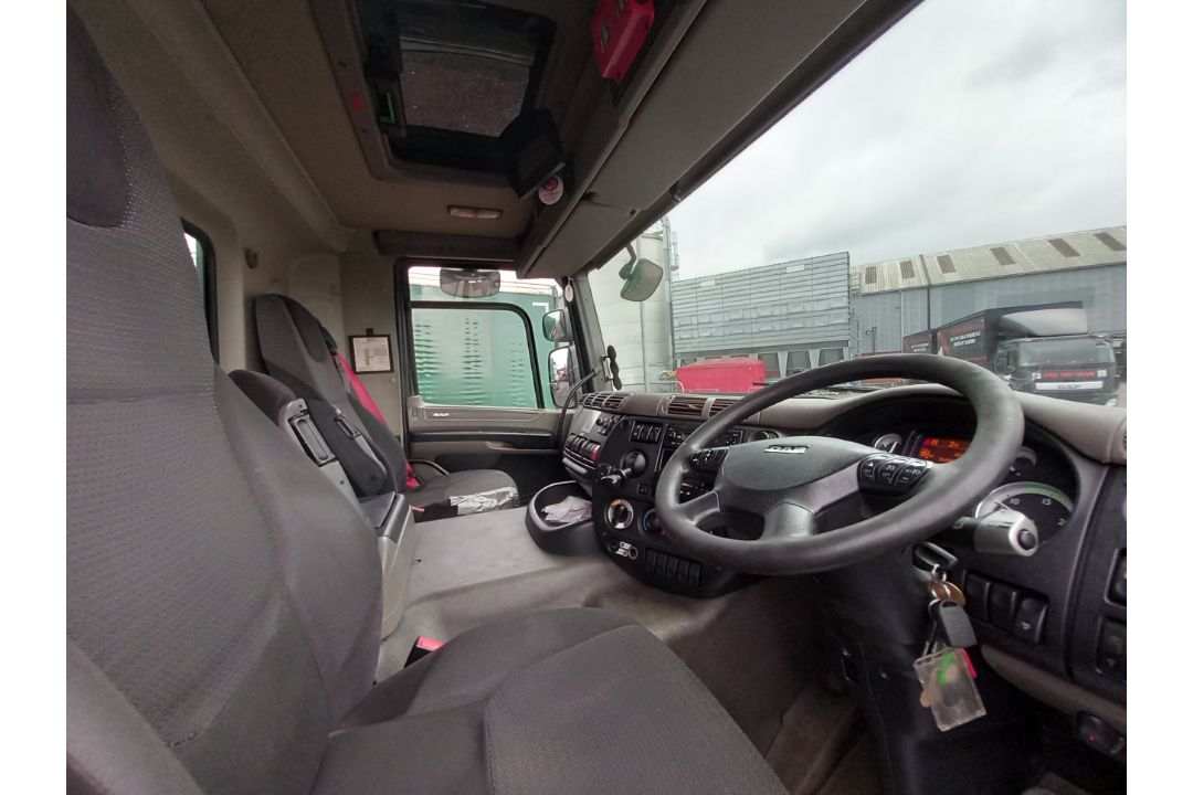 DAF CF 75.310 4x2 Tractor Unit (2013), Registratio - Image 9 of 12