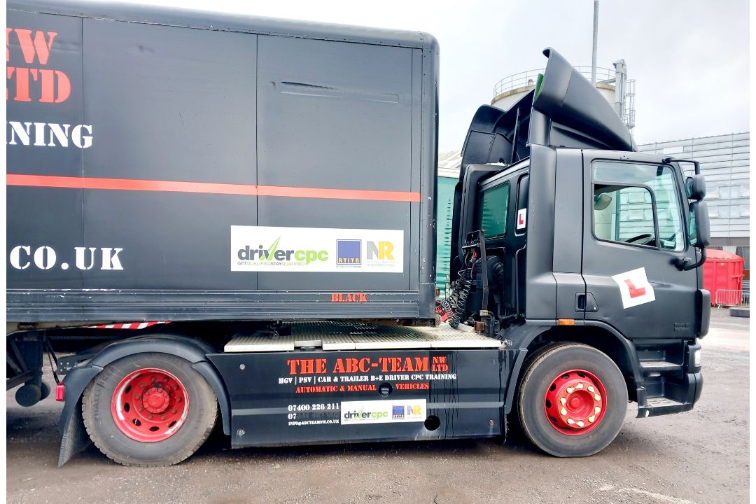 DAF CF 75.310 4x2 Tractor Unit (2013), Registratio - Image 7 of 12