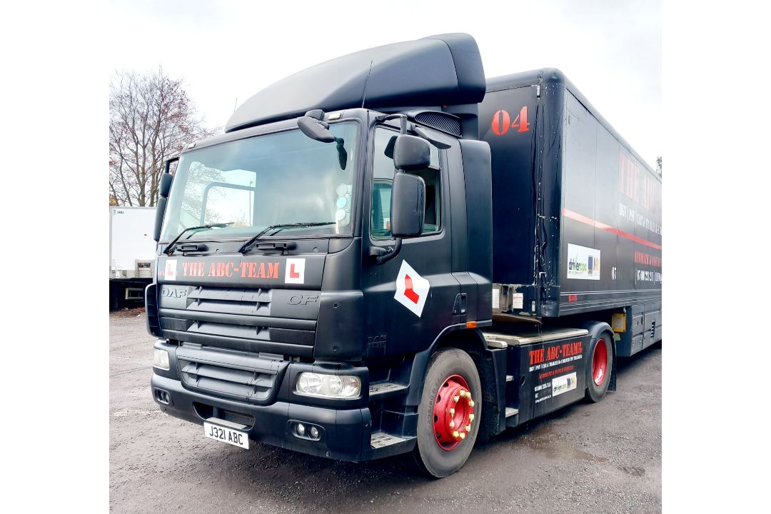 DAF CF 75.310 4x2 Tractor Unit (2013), Registratio - Image 2 of 12