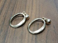 A pair of mid 20th century 9ct gold hoop clip earings, bark decoration, 10.18g