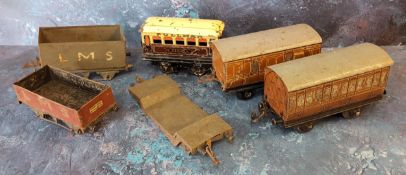 Hornby LMS, O Gauge, pre-war  Passenger Coach LNER 3113;  a Hornby Pullman Viking passenger