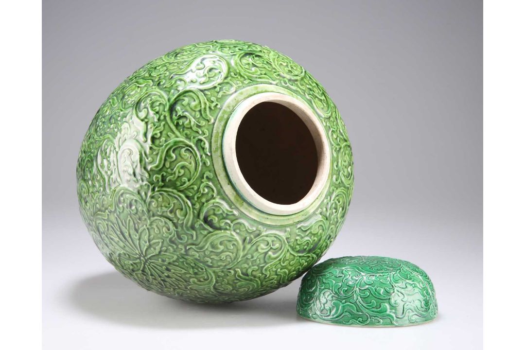 A CHINESE GREEN-GLAZED GINGER JAR AND COVER, CIRCA 1900 - Image 2 of 6