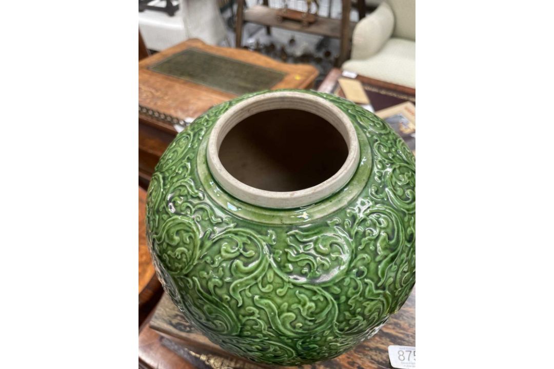A CHINESE GREEN-GLAZED GINGER JAR AND COVER, CIRCA 1900 - Image 5 of 6