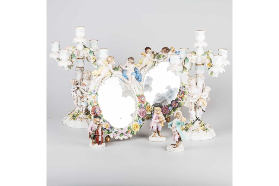 A GROUP OF CERAMICS - Image 1 of 3