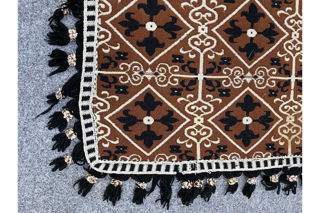 A WALL HANGING, 20TH CENTURY - Image 3 of 4