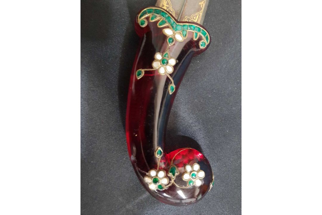 AN INLAID RED CRYSTAL-HILTED DAGGER, MUGHAL, INDIA, 18TH-19TH CENTURY - Image 6 of 15