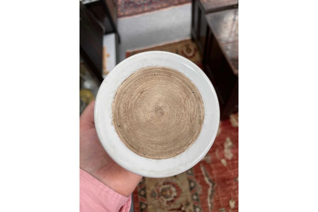 A CHINESE FAMILLE ROSE BRUSHPOT - Image 2 of 2
