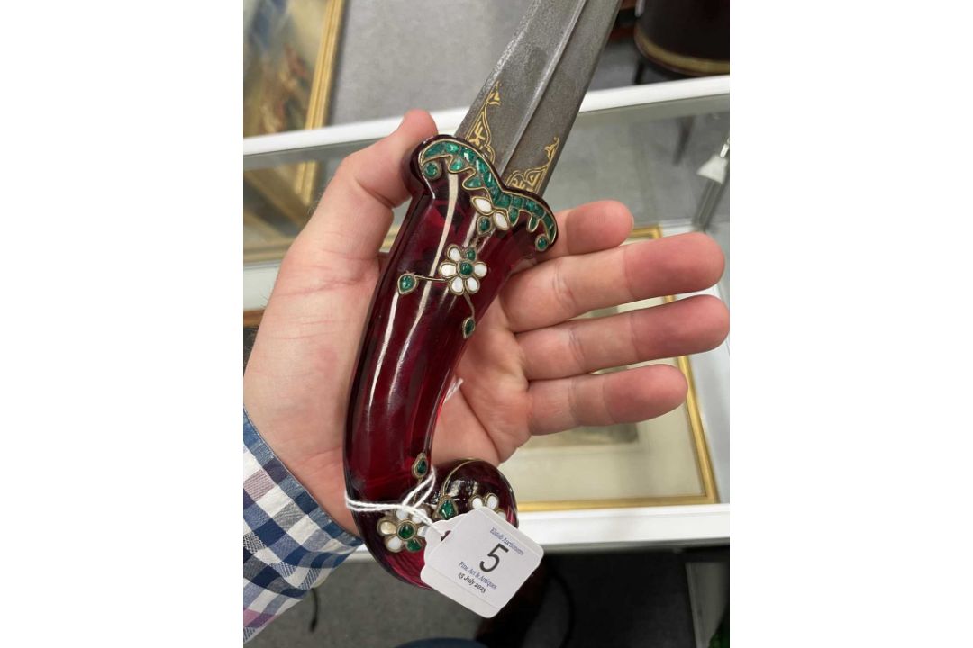 AN INLAID RED CRYSTAL-HILTED DAGGER, MUGHAL, INDIA, 18TH-19TH CENTURY - Image 12 of 15