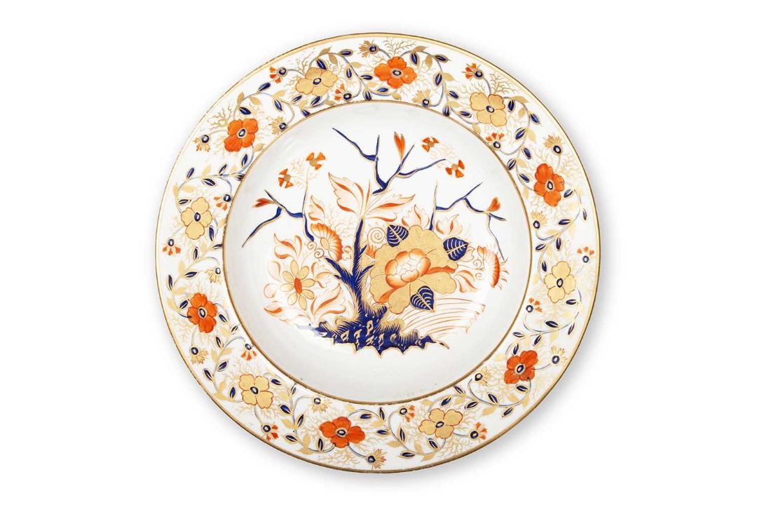 A 19TH CENTURY DERBY DISH