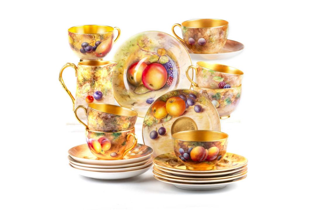 A ROYAL WORCESTER FRUIT PAINTED PARTIAL TEA SERVICE - Image 1 of 5