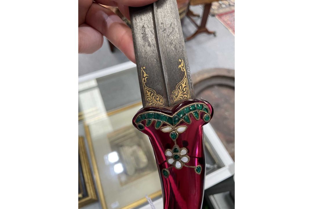 AN INLAID RED CRYSTAL-HILTED DAGGER, MUGHAL, INDIA, 18TH-19TH CENTURY - Image 14 of 15