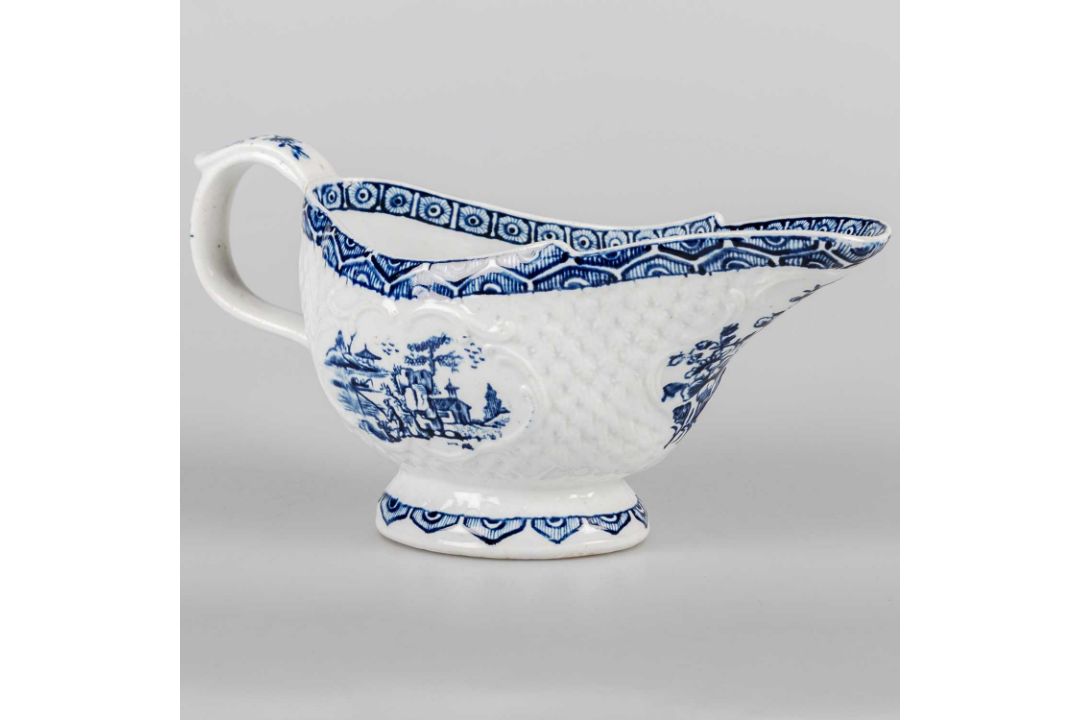 A DERBY SAUCEBOAT, CIRCA 1775 - Image 1 of 2