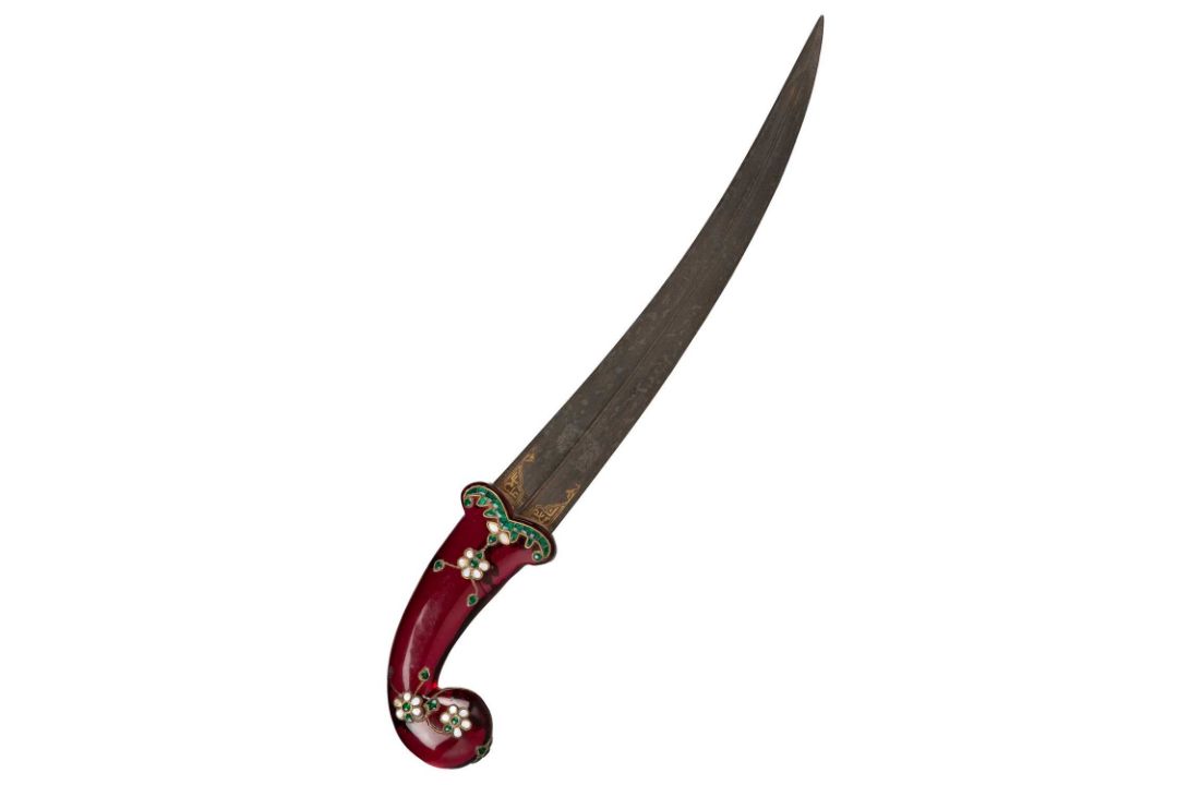 AN INLAID RED CRYSTAL-HILTED DAGGER, MUGHAL, INDIA, 18TH-19TH CENTURY - Image 1 of 15