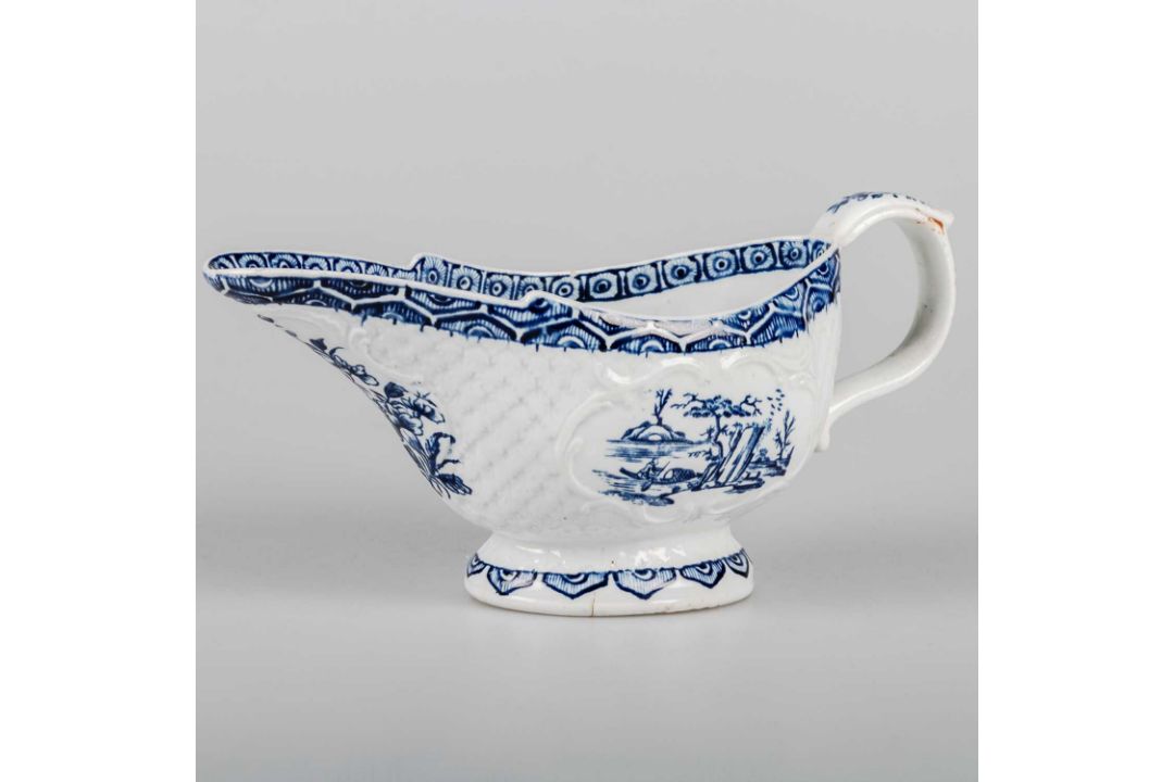 A DERBY SAUCEBOAT, CIRCA 1775 - Image 2 of 2