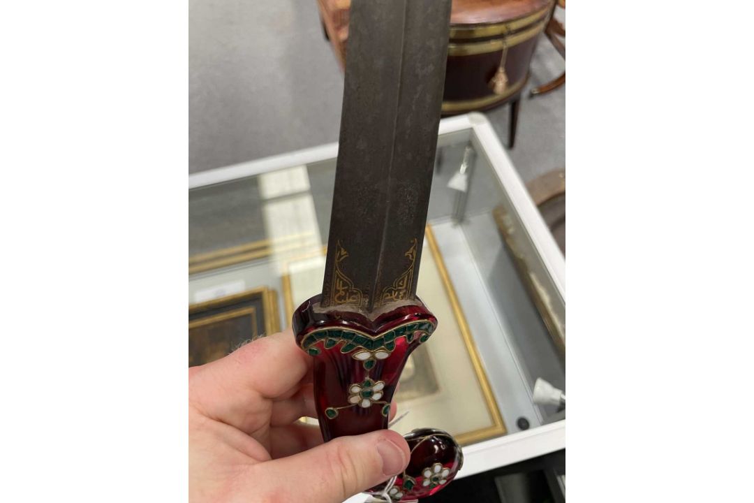 AN INLAID RED CRYSTAL-HILTED DAGGER, MUGHAL, INDIA, 18TH-19TH CENTURY - Image 13 of 15