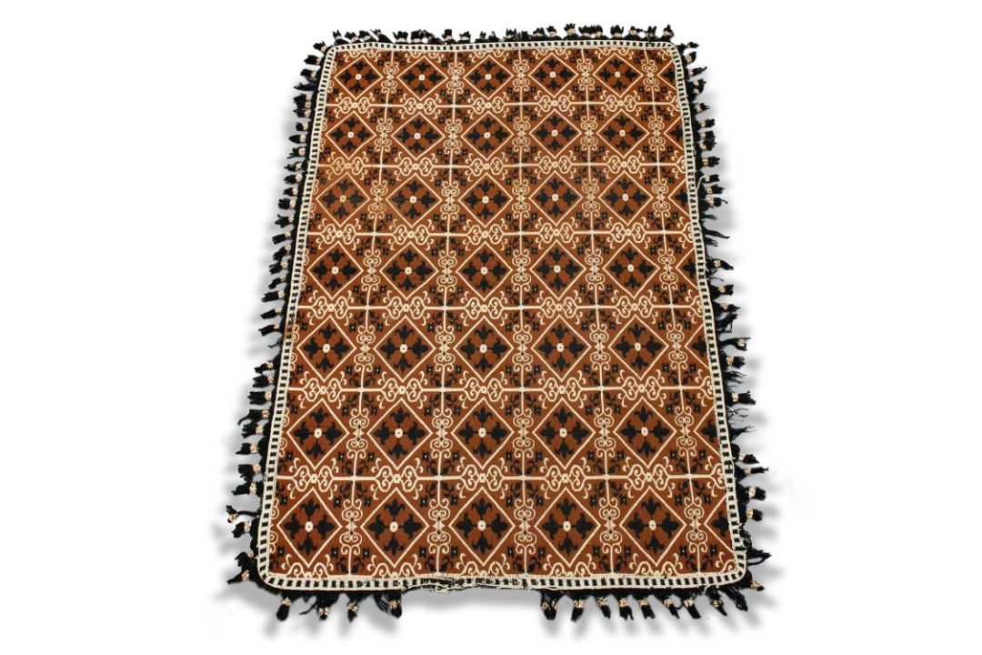A WALL HANGING, 20TH CENTURY - Image 2 of 4