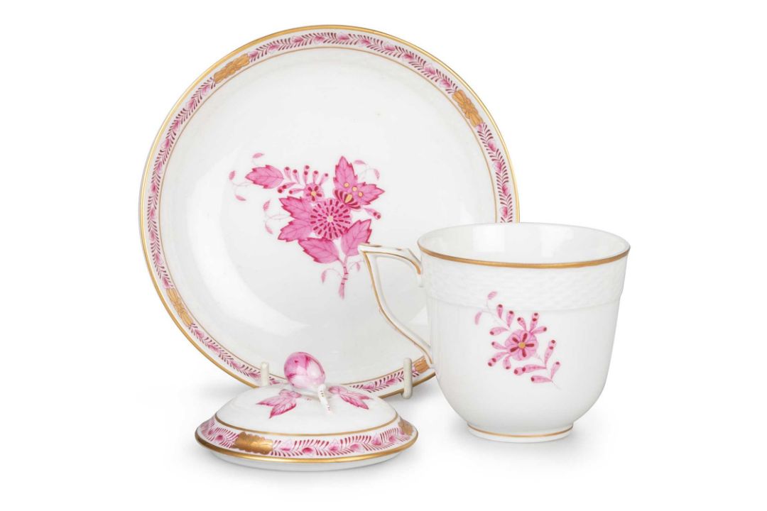 A HEREND CHOCOLATE POT, COVER AND STAND
