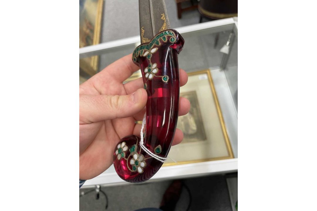 AN INLAID RED CRYSTAL-HILTED DAGGER, MUGHAL, INDIA, 18TH-19TH CENTURY - Image 9 of 15