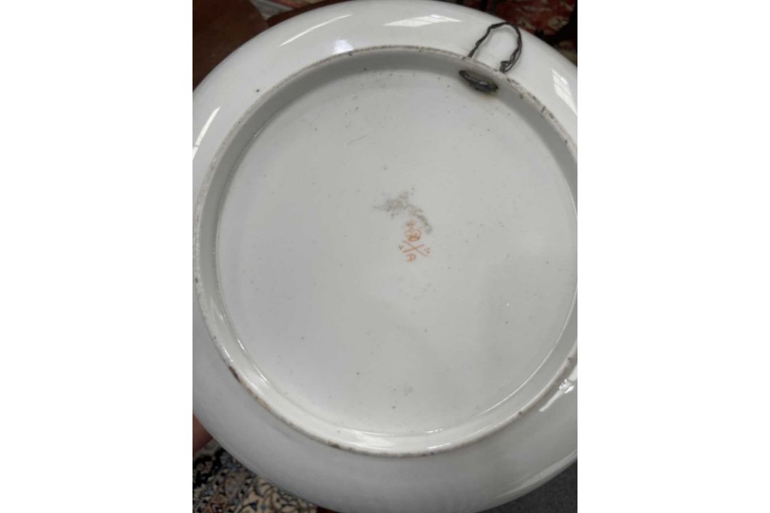 A COLLECTION OF CERAMICS - Image 2 of 3